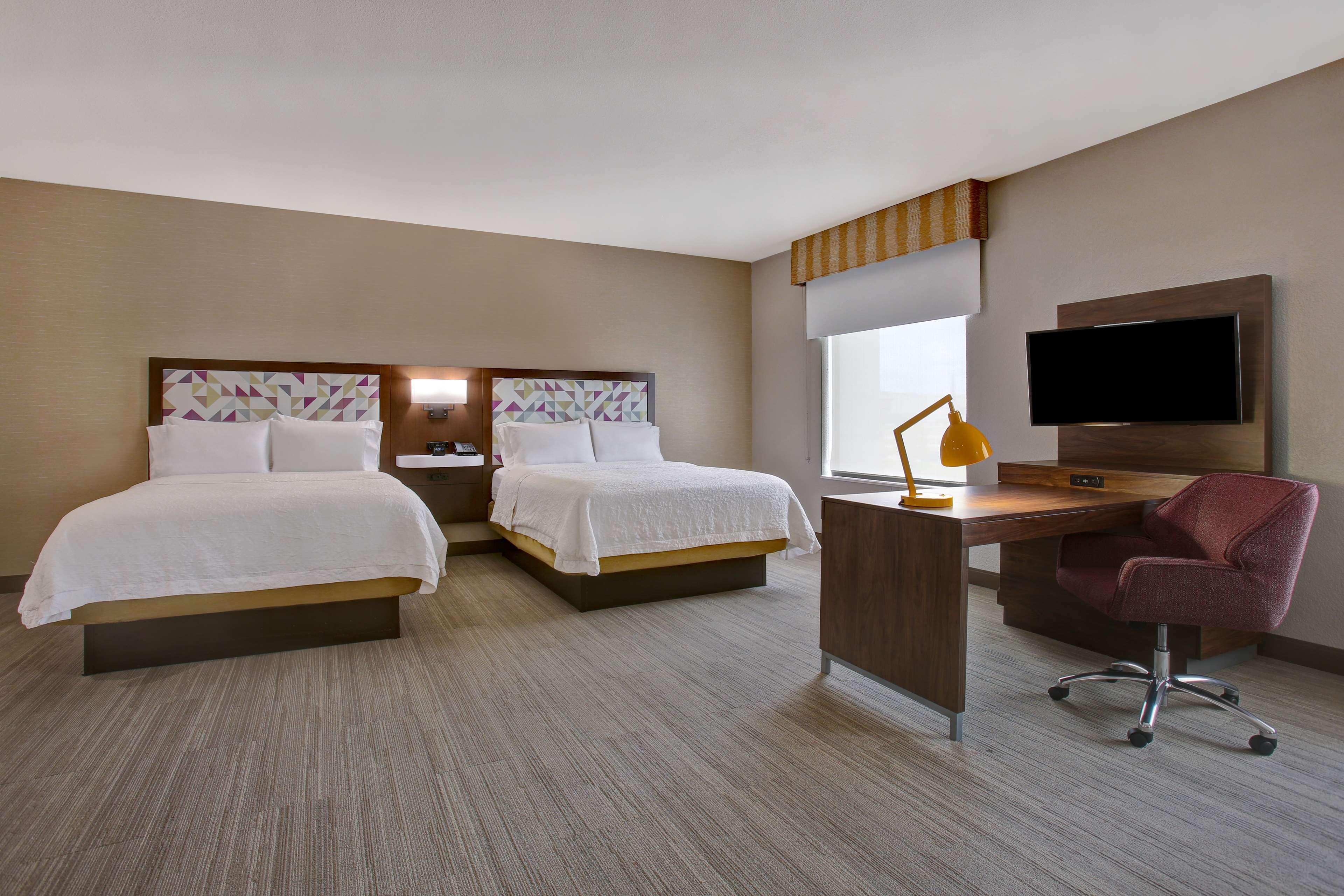 Hampton & Dallas-desoto Hotel 3*